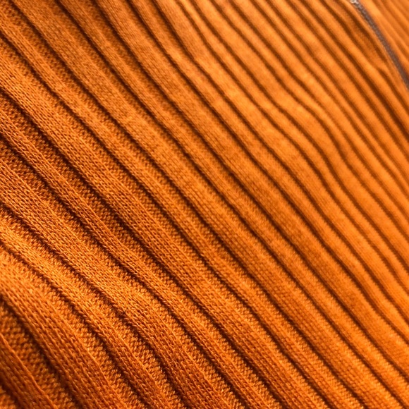 Garage bright orange crop tank top - Picture 3 of 3